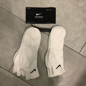 NEW Nike Everyday Cotton Cushioned Ankle Socks